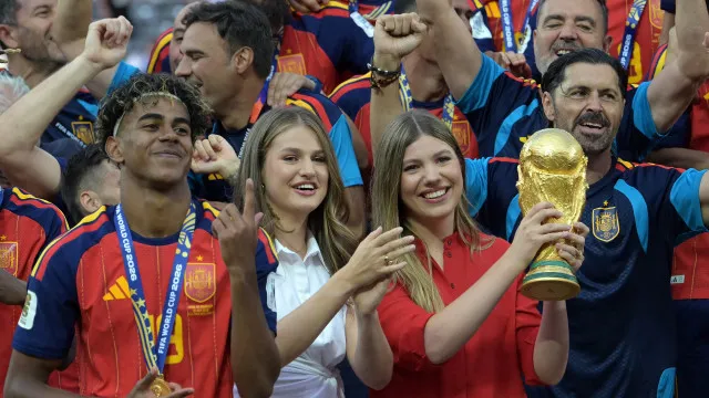 
                    Antes e depois das princesas da Espanha viraliza após Copa do Mundo
                