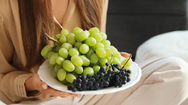 
                    12 benefícios das uvas que podem fazer diferença na saúde
                