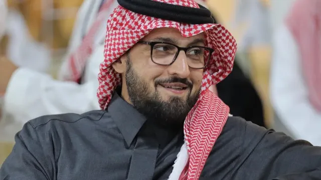 
                    Laudo revela causa da morte de príncipe saudita achado em hotel de Londres
                