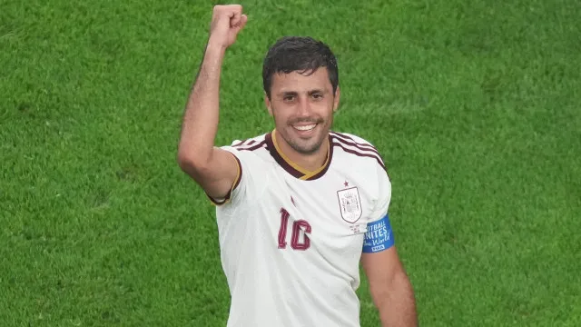 
                    Rodri abre leilão de milhões e PSG vai com tudo para o roubar de Mourinho
                