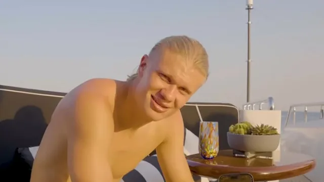
                    Haaland reage a memes da Copa e dá recado sobre críticas
                