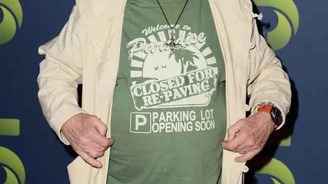 
                    Bill Oddie, apresentador e comediante britânico, morre aos 85 anos
                