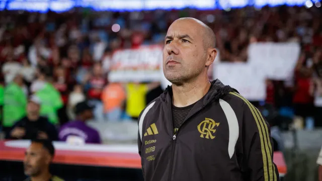 
                    Flamengo 'apático' irrita Jardim e mudança de comportamento deixa recado
                