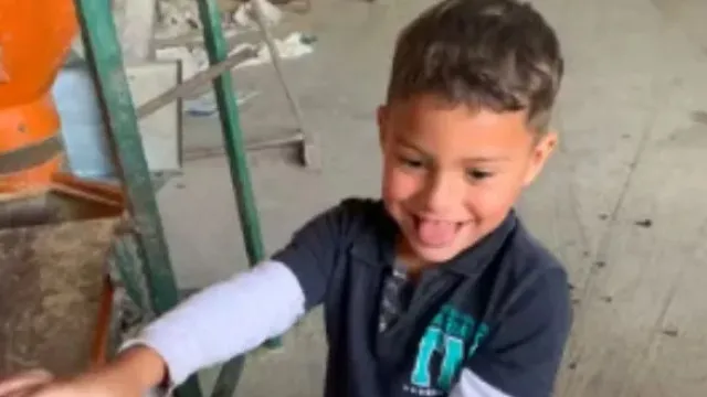 
                    Menino autista de 5 anos desaparecido é achado morto em biodigestor
                