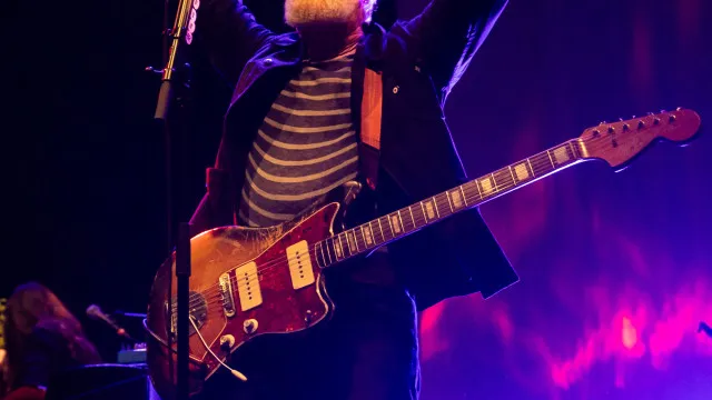 
                    Glen Hansard, vencedor do Oscar, morre aos 56 anos em acidente de moto
                