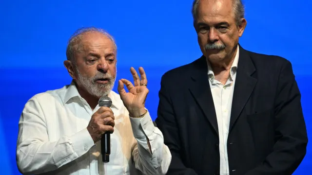 
                    Mercadante rebate Flávio: BNDES com Lula aprova mais 78,6% de crédito para SP do que Bolsonaro
                