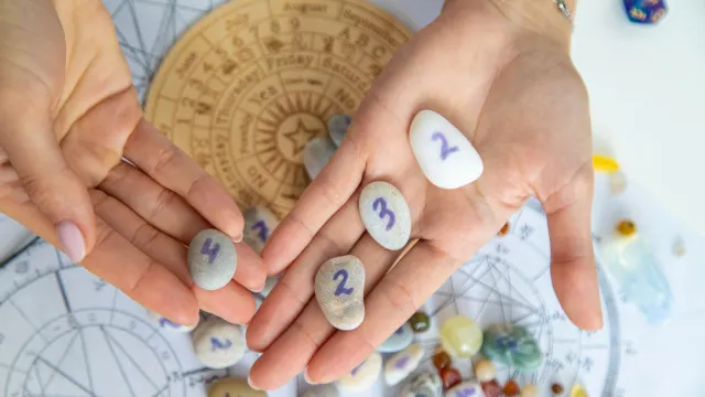 
                    Veja os números da sorte de cada signo para o mês de agosto
                