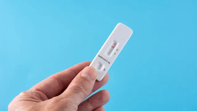 
                    Sintomas de Covid podem ser confundidos com alergias e viroses
                