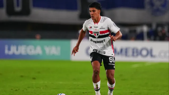 
                    Lateral do São Paulo é detido sob suspeita de atropelar e matar idoso de 84 anos em SP
                