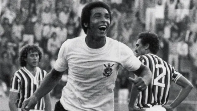 
                    Morre Geraldão, artilheiro do Corinthians na conquista do Paulista de 1977
                