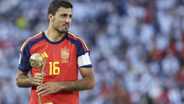 
                    Real Madrid fez proposta irrecusável, mas Rodri deu o 'sim' ao Barcelona
                
