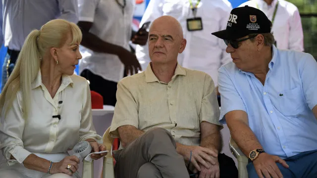 Infantino usou verba da Uefa para pagar amante, diz jornal