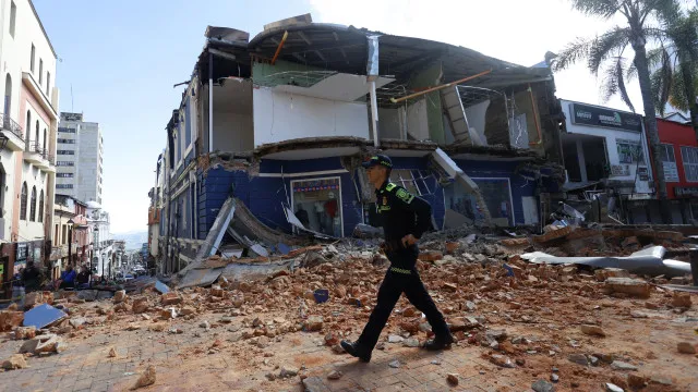 
                    Terremoto na Colômbia fez pelo menos 20 mortos; há pessoas nos escombros
                