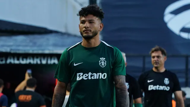 
                    Barcelona mira Luis Suárez como plano B para reforçar o ataque
                