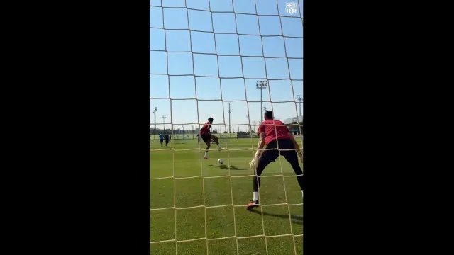 
                    'Que maldade!': Gesto de Lamine Yamal no treino do Barça dá o que falar
                