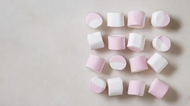 
                    Quer um doce rápido? Marshmallows crocantes podem ser a solução
                