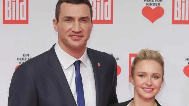 
                    Pai da filha de Hayden Panettiere faz desabafo após morte da atriz
                