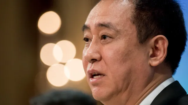 
                    Na China, tribunal condena fundador da Evergrande à prisão perpétua por fraude
                