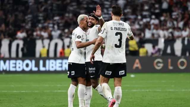 
                    Diniz destaca atuação de Memphis na vitória épica sobre Rosario: 'Enxerga o mundo diferente'
                