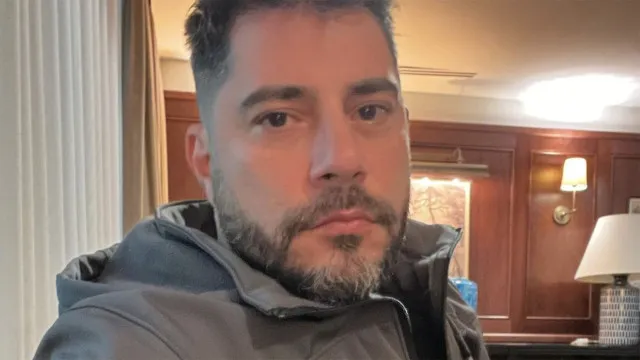 
                    Em pegadinha nas redes sociais, Evaristo Costa anuncia que vai produzir 'conteúdo adulto'
                
