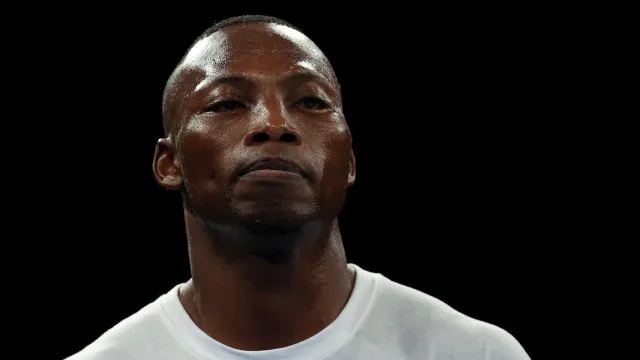 
                    Pugilista bicampeão mundial é assassinado na África do Sul
                
