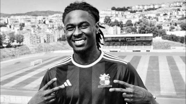 
                    Tragédia no futebol: jogador do Real SC morre em pleno jogo
                