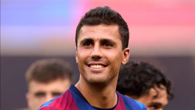 
                    Rodri é o mais recente: Os jogadores que rejeitaram o Real pelo Barcelona
                