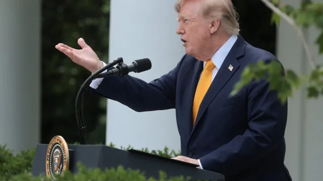 
                    Donald Trump reage à morte de Dolly Parton: 