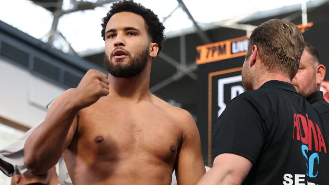 
                    Quem é o britânico de 21 anos que pode se tornar o campeão mais jovem no boxe desde Tyson?
                