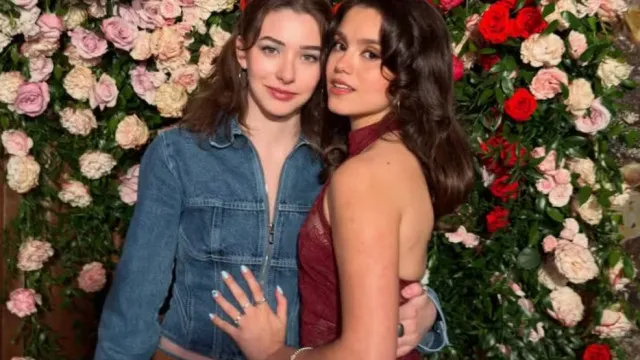 
                    Elisa Annenberg celebra Dia da Visibilidade Lésbica com nova foto ao lado da namorada
                