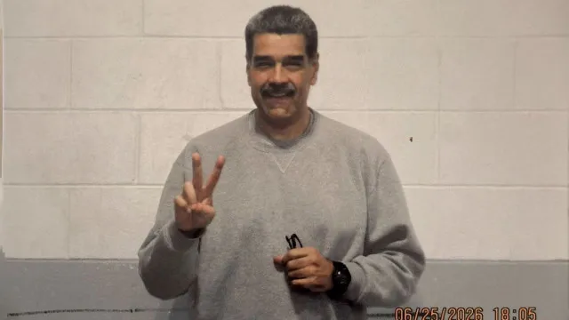 
                    Maduro volta às redes, compartilha foto e garante: 