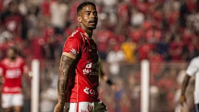 Jogador Hayner é alvo de buscas em investigação sobre tráfico