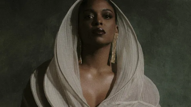 
                    THAMI apresenta 'RELEVURAS' com participação especial de Luedji Luna
                