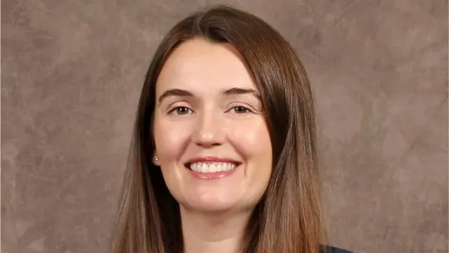 
                    Mulher mata a facadas vice do Bank of America em NY
                