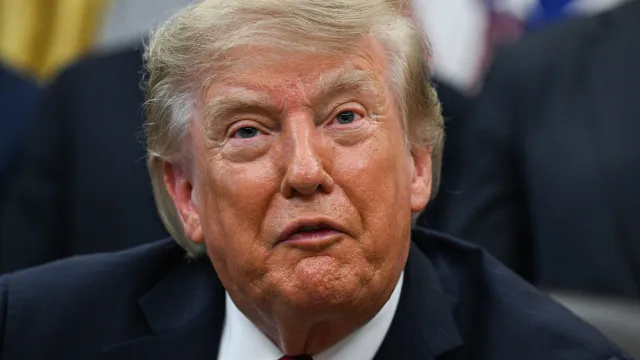 Trump sugere mudar nome do estreito de Ormuz para “Estreito Trump”
