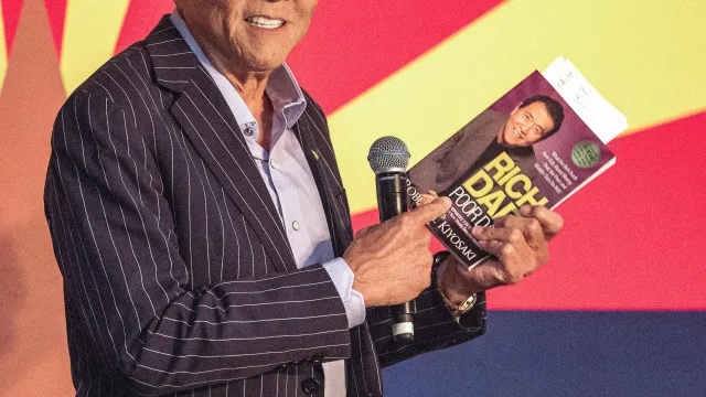 
                    Autor de 'Pai Rico, Pai Pobre' acumula US$ 1,2 bilhão em dívidas, diz site
                