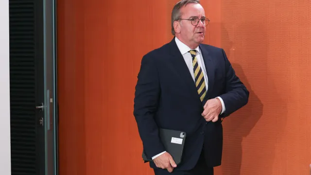 
                    Alemanha retira mísseis Patriot do próprio stock para enviar à Ucrânia
                