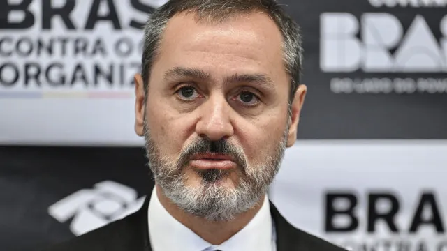 Andrei Rodrigues reúne equipe e volta a comandar PF após decisão de Dino