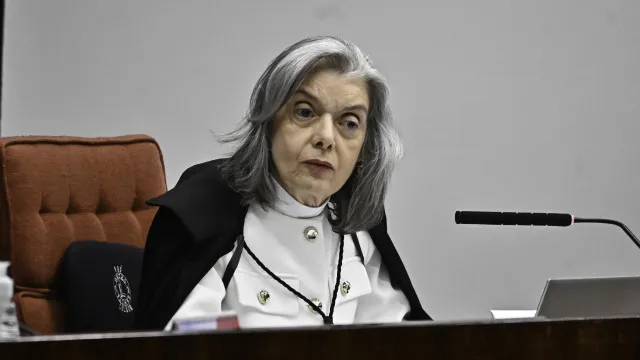 
                    Veja como votou cada ministro do STF em sessão sobre Moraes
                