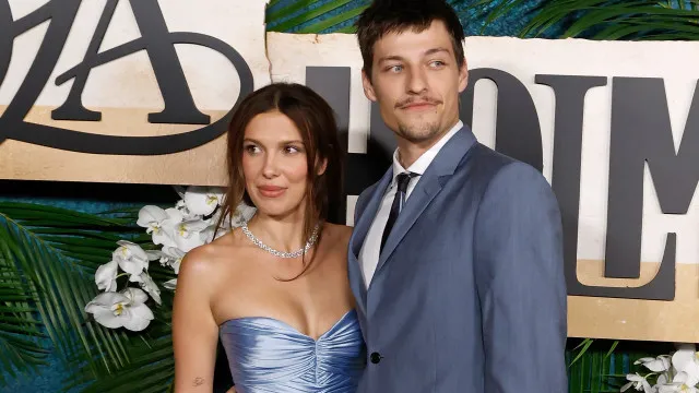 
                    Millie Bobby Brown adota segundo filho com Jake Bongiovi, diz site
                