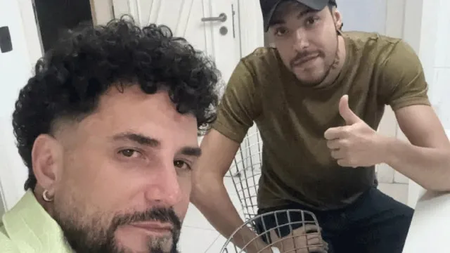 
                    Filho de Latino afirma ter contato de dez amantes do pai e expõe crise
                