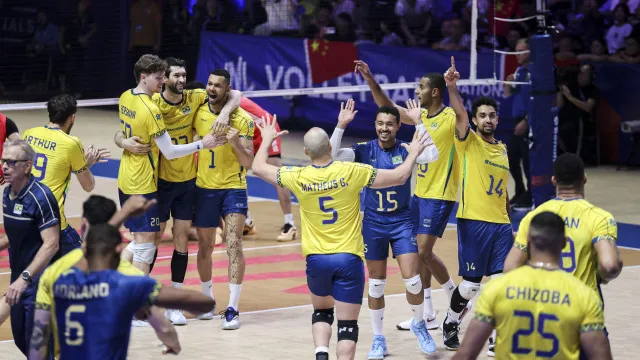 Brasil bate Colômbia e segue 100% no Sul-Americano masculino de vôlei