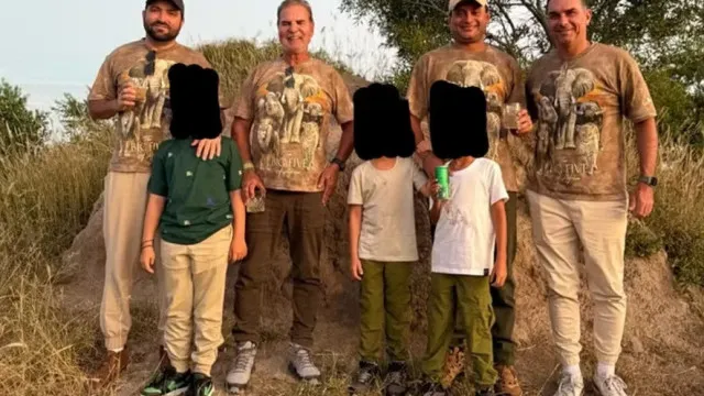 
                    Foto de Flávio em safári na África do Sul reúne senador e advogado investigados no caso do INSS
                