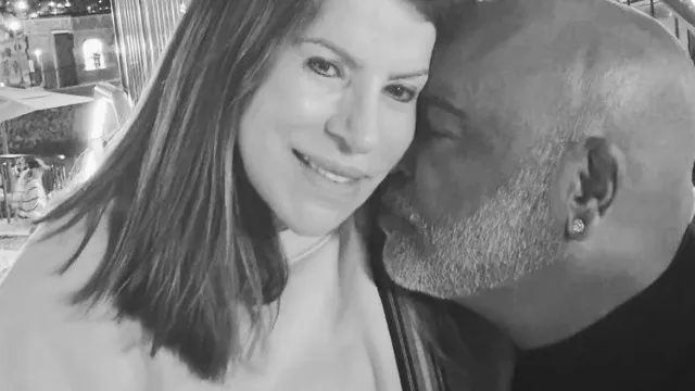 
                    Viúva de Rick Sollo desabafa um mês após morte do cantor
                