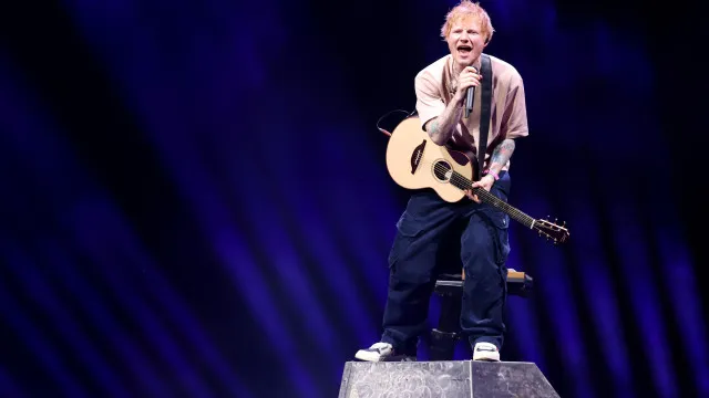 
                    Após polêmica, shows de Ed Sheeran são cancelados
                
