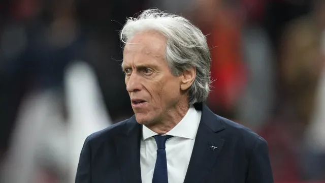 
                    Jorge Jesus aceita nova reunião com Cristiano Ronaldo, que ainda não respondeu, diz jornal
                