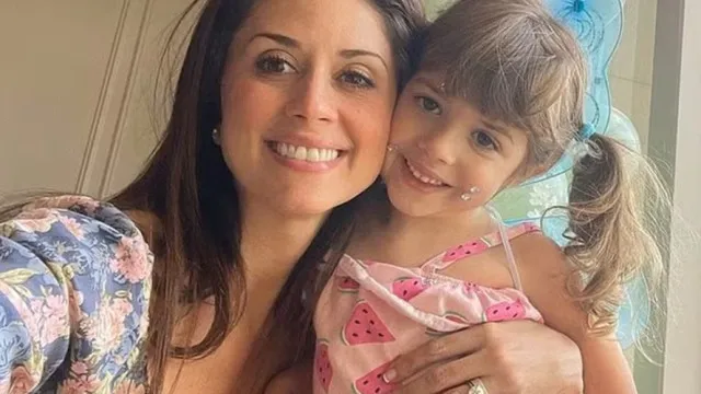 
                    Brasileira mata filha e atira em si mesma após perder guarda nos EUA
                