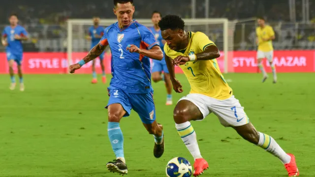 
                    Brasil vence a Índia em ritmo de treino e com falhas do goleiro
                