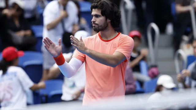 
                    Carlos Alcaraz volta a ser campeão e conquista torneio de Tóquio
                