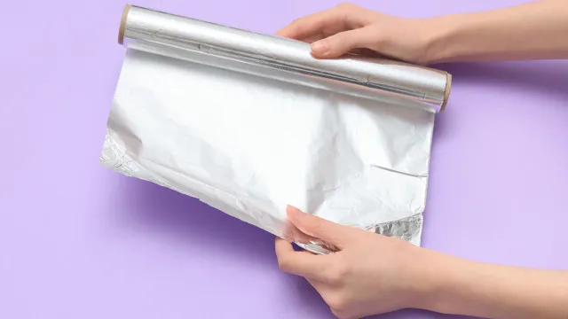 
                    Papel-alumínio: 7 truques para usar em casa que você talvez não conheça
                